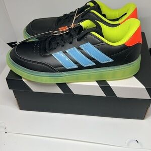 Adidas Courtblock J Sneakers Youth Size 5 (Black/Blue/Neon Green/Orange)